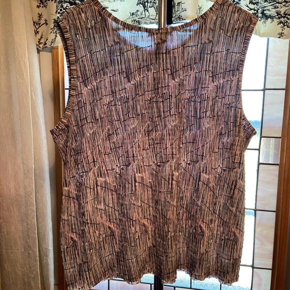 Dressbarn Textured Tank - Picture 2 of 4